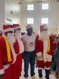 AKUI CHILDREN’S PARTY 2025: REV. EGBEWOLE SPREADS XMAS JOY, LIGHTS UP ILE-IFE WITH FUN-FILLED CELEBRATION